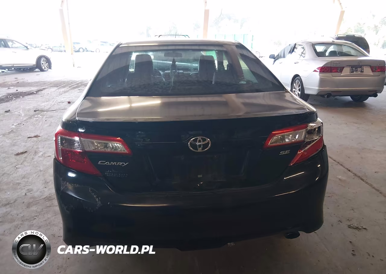 2014 Toyota Camry Se VIN:4T1BF1FK0EU743999 - 17