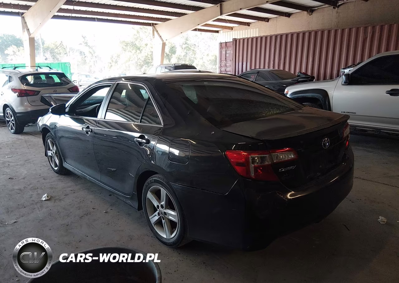 2014 Toyota Camry Se VIN:4T1BF1FK0EU743999 - 3