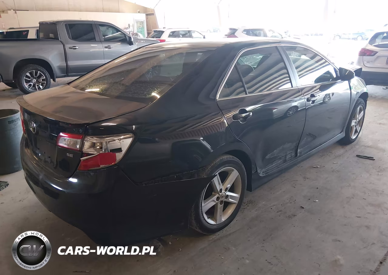 2014 Toyota Camry Se VIN:4T1BF1FK0EU743999 - 4