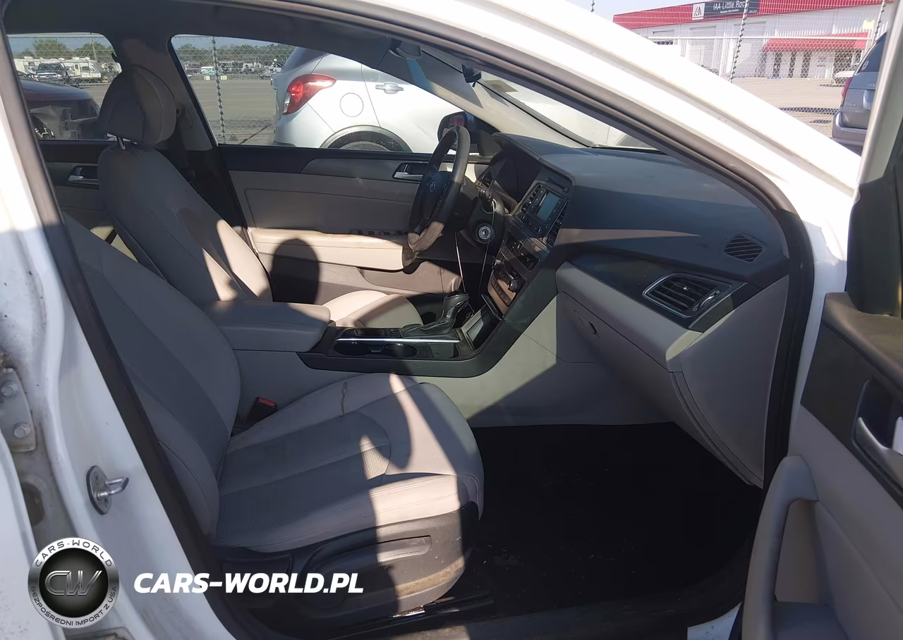 2015 Hyundai Sonata Sport VIN:5NPE34AF4FH031724 - 5