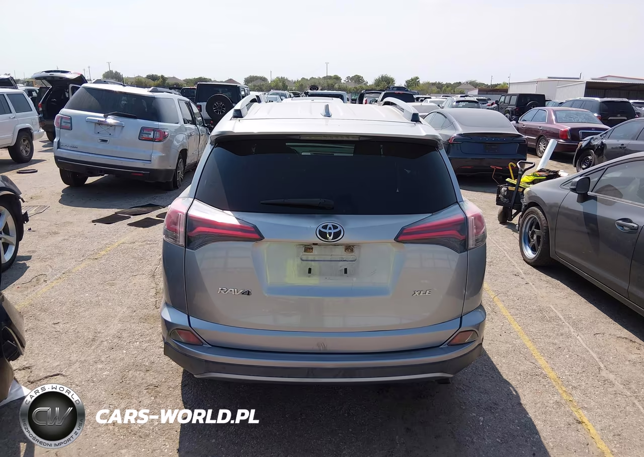 2018 Toyota Rav4 Xle VIN:JTMWFREVXJJ162490 - 16