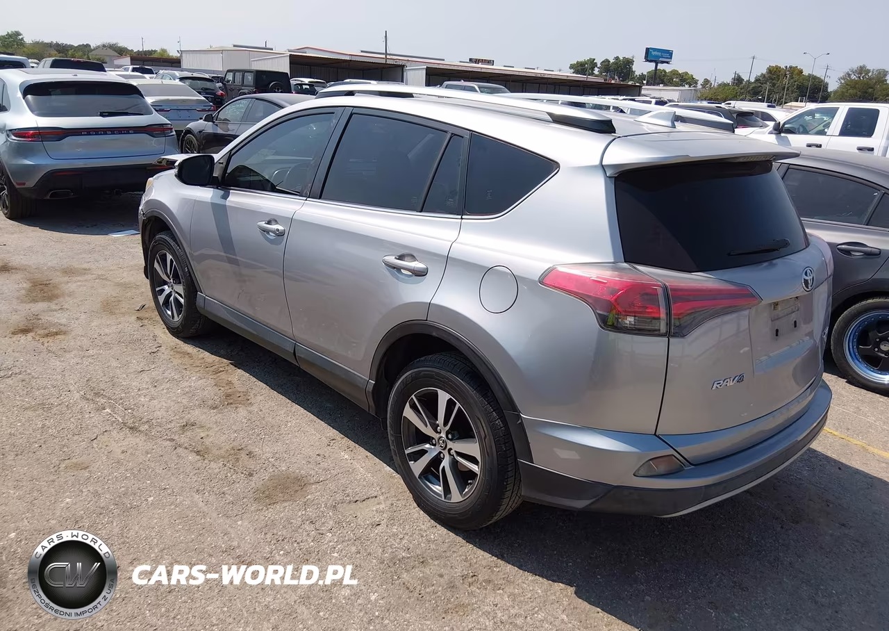 2018 Toyota Rav4 Xle VIN:JTMWFREVXJJ162490 - 3