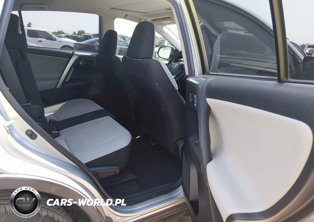 2018 Toyota Rav4 Xle VIN:JTMWFREVXJJ162490 - 8