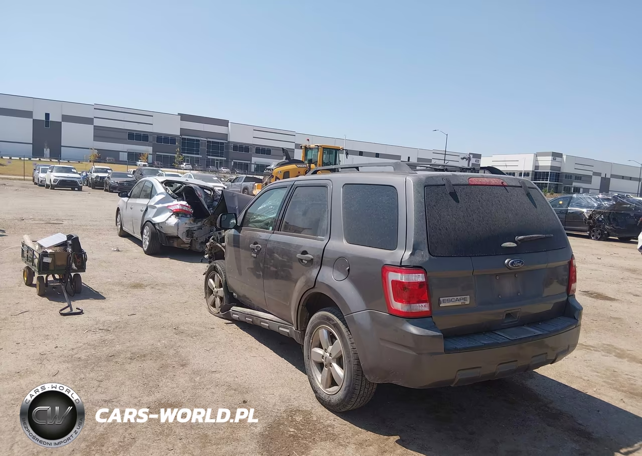 2011 Ford Escape Xlt VIN:1FMCU0D70BKB69673 - 3