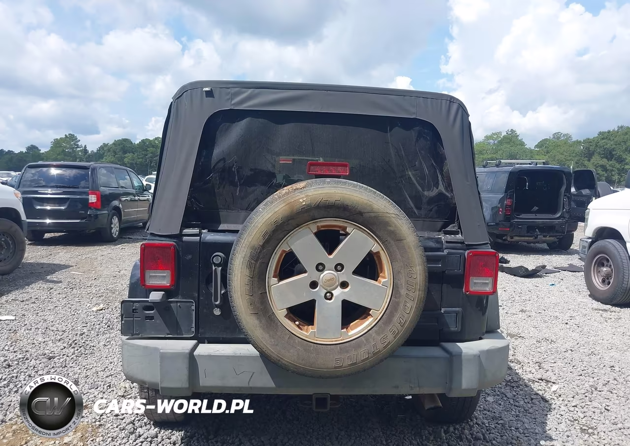 2007 Jeep Wrangler Unlimited Sahara VIN:1J4GB59107L140554 - 16