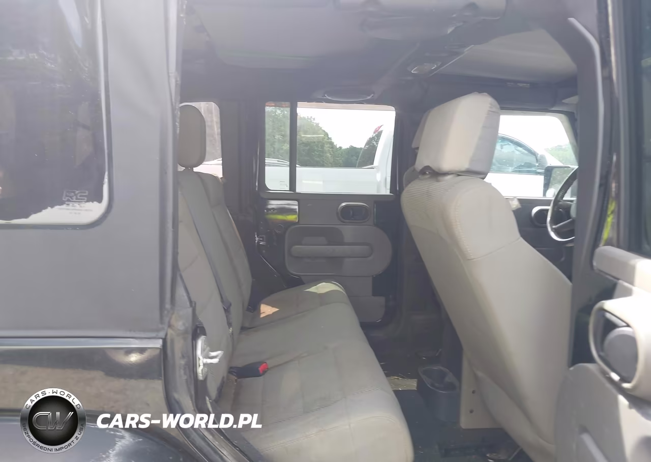 2007 Jeep Wrangler Unlimited Sahara VIN:1J4GB59107L140554 - 8