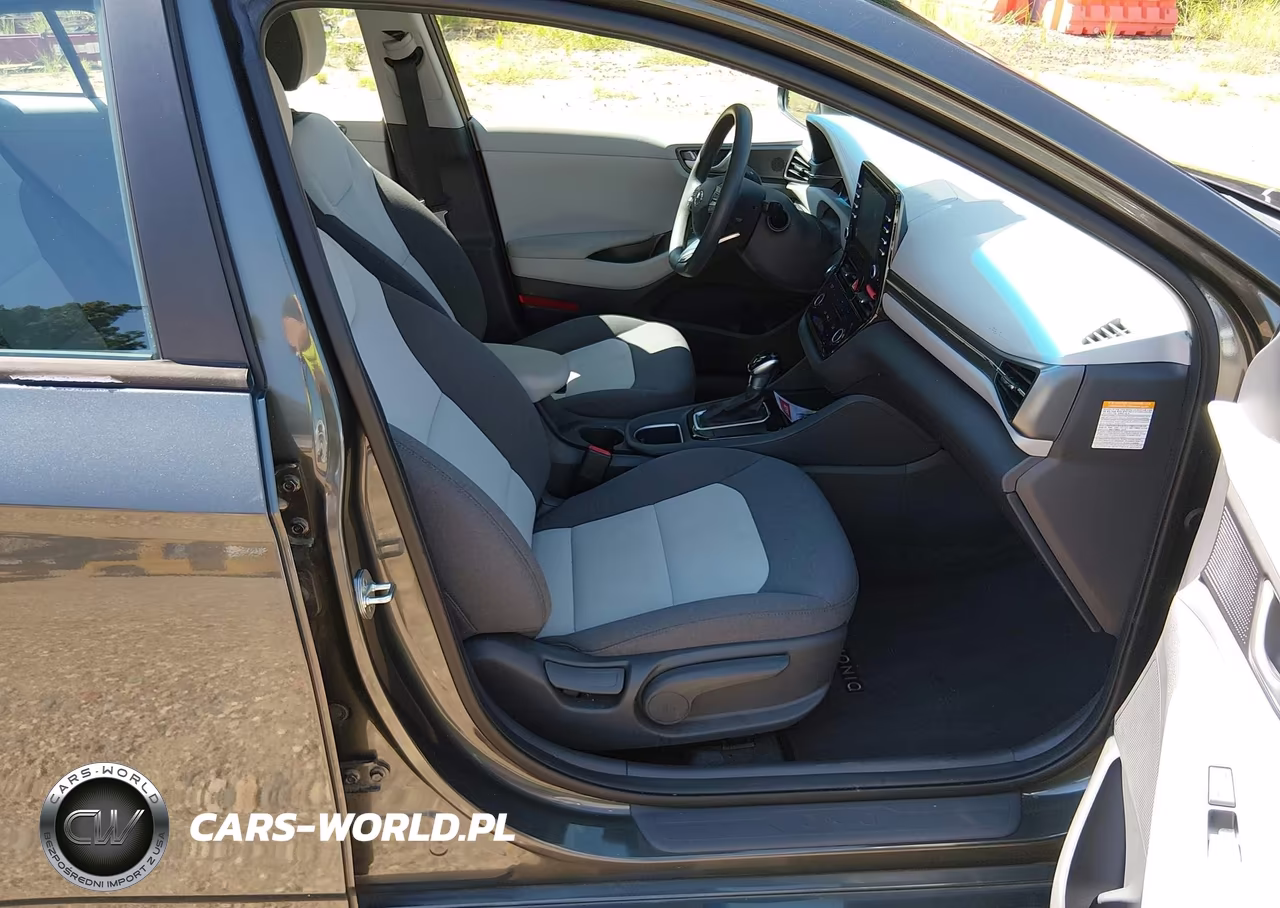 2020 Hyundai Ioniq Hybrid Blue VIN:KMHC65LC2LU218786 - 5