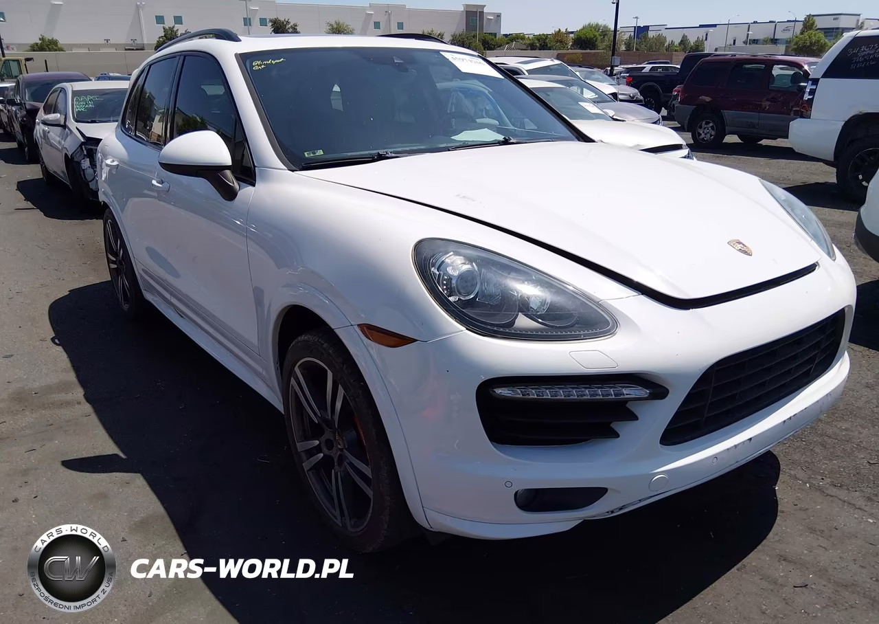 2014 Porsche Cayenne Gts