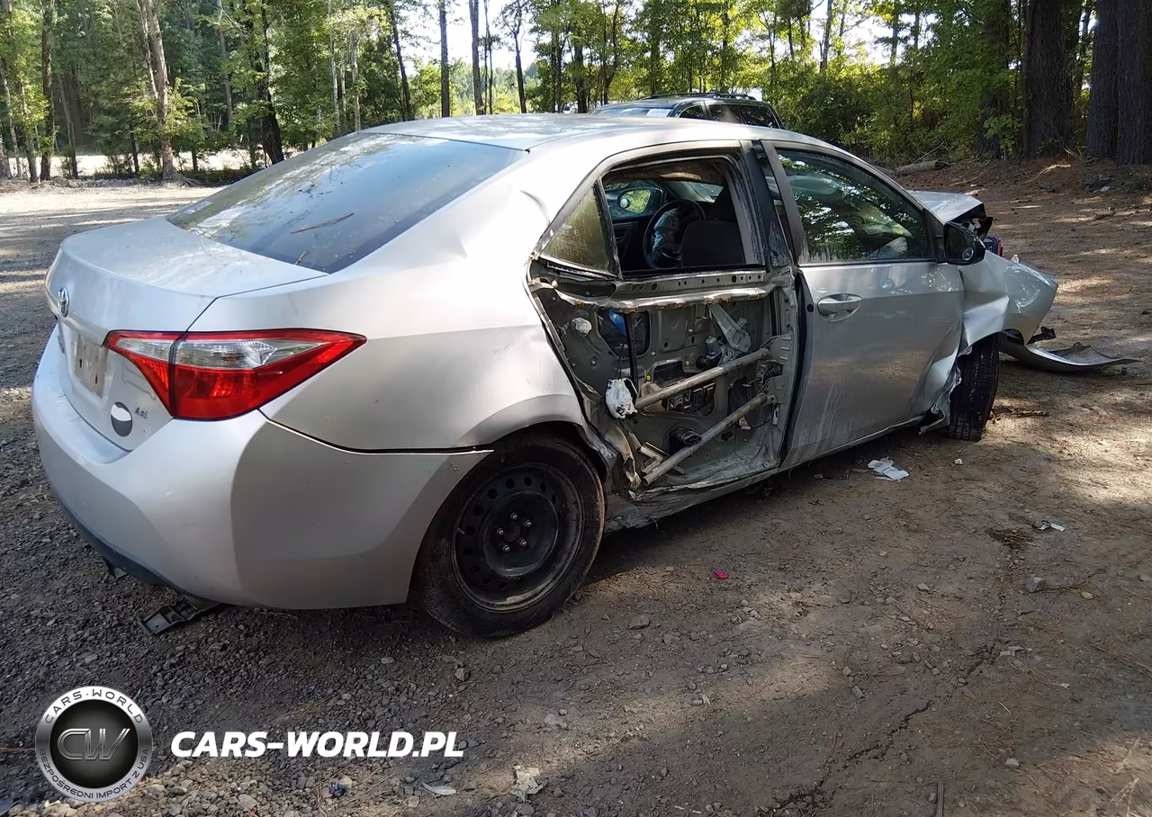 2015 Toyota Corolla Le VIN:2T1BURHE8FC354090 - 4