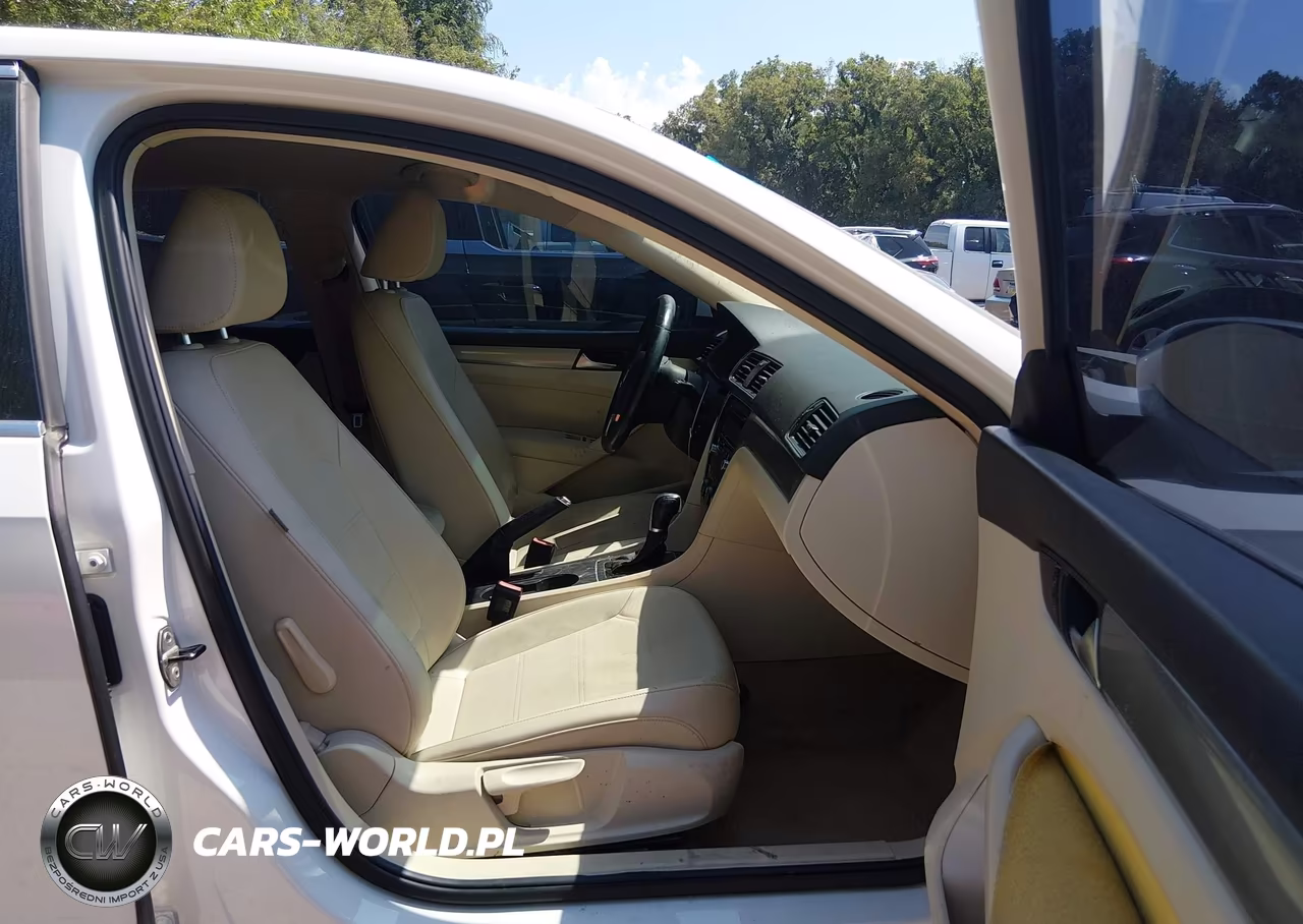 2014 Volkswagen Passat 1.8T Wolfsburg Edition VIN:1VWAT7A37EC046229 - 5