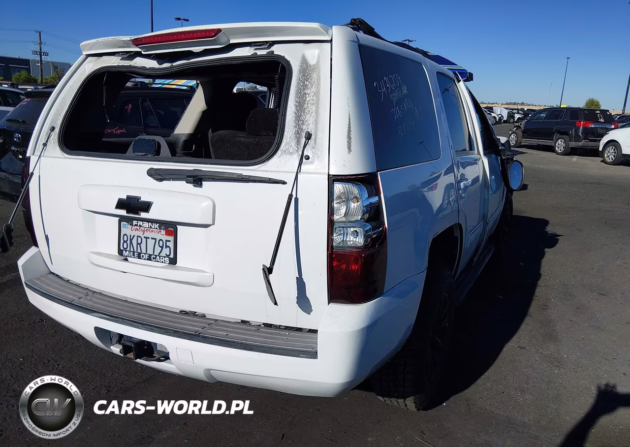2011 Chevrolet Tahoe Ls VIN:1GNSCAE03BR138894 - 4