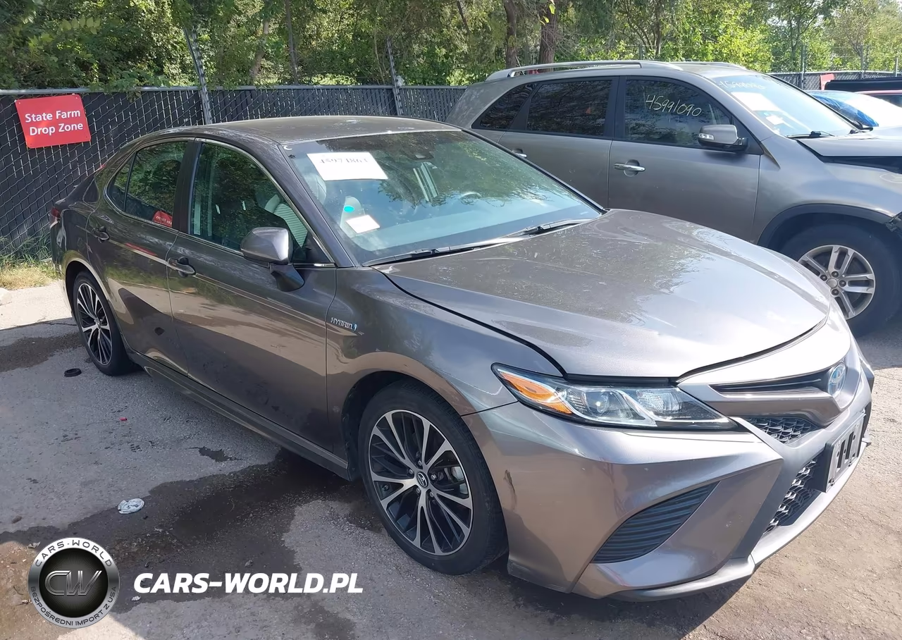 2018 Toyota Camry Hybrid Se