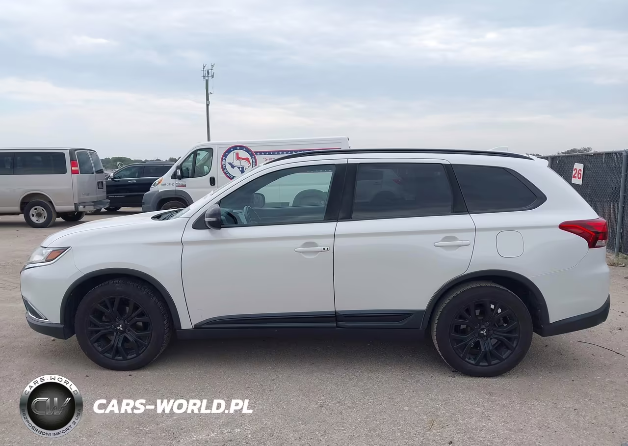 2018 Mitsubishi Outlander Le VIN:JA4AD3A36JZ021655 - 14