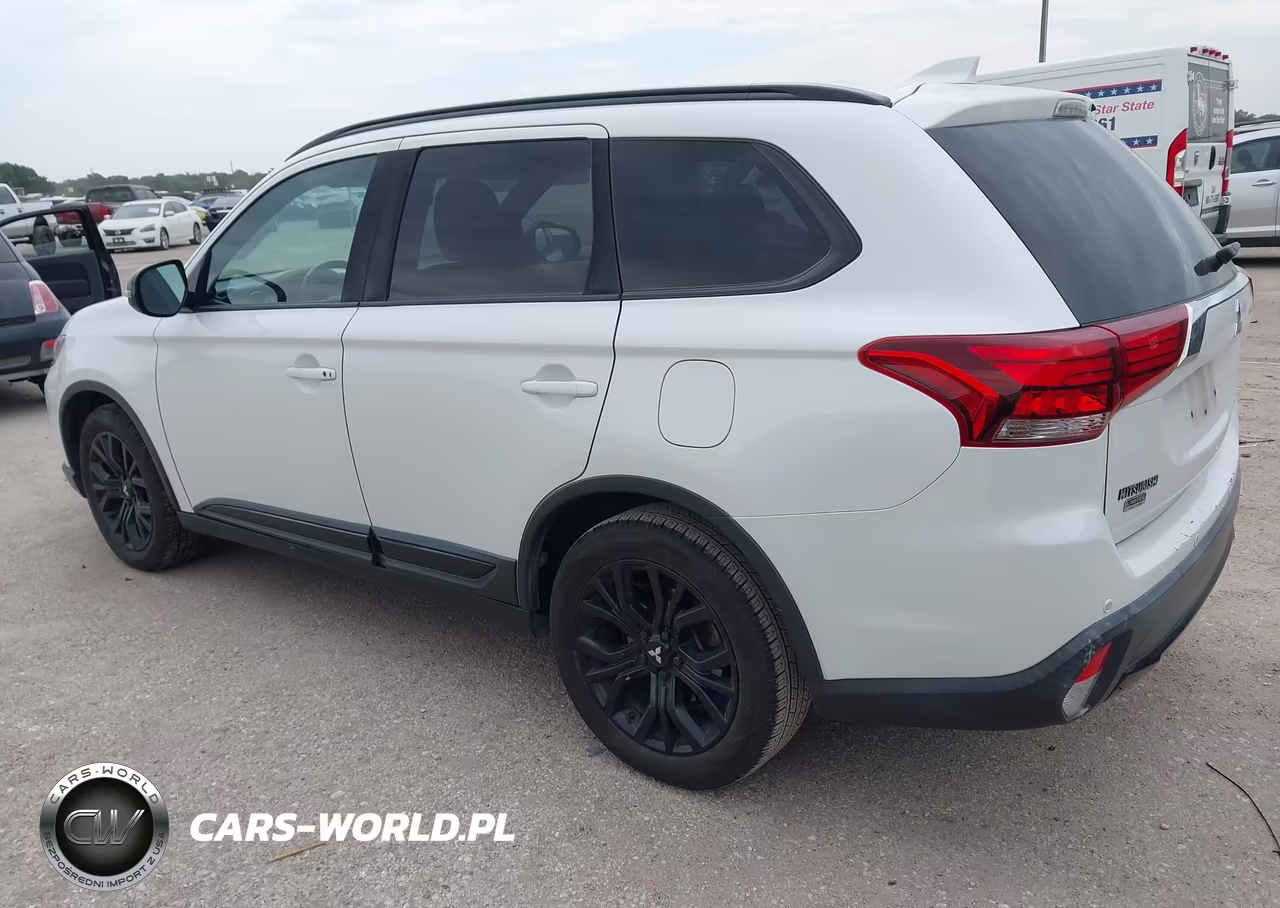 2018 Mitsubishi Outlander Le VIN:JA4AD3A36JZ021655 - 3