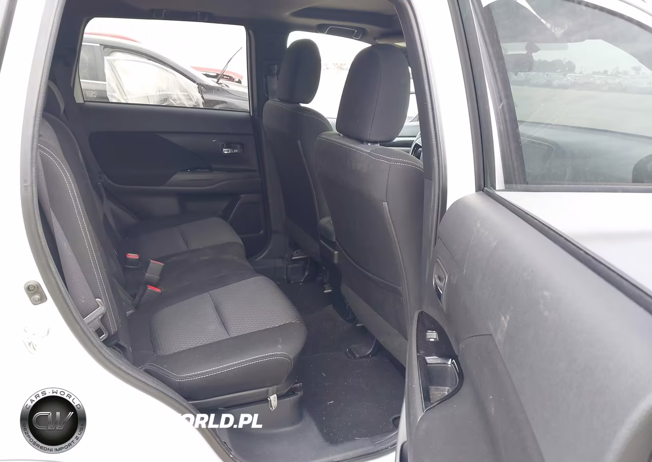 2018 Mitsubishi Outlander Le VIN:JA4AD3A36JZ021655 - 8