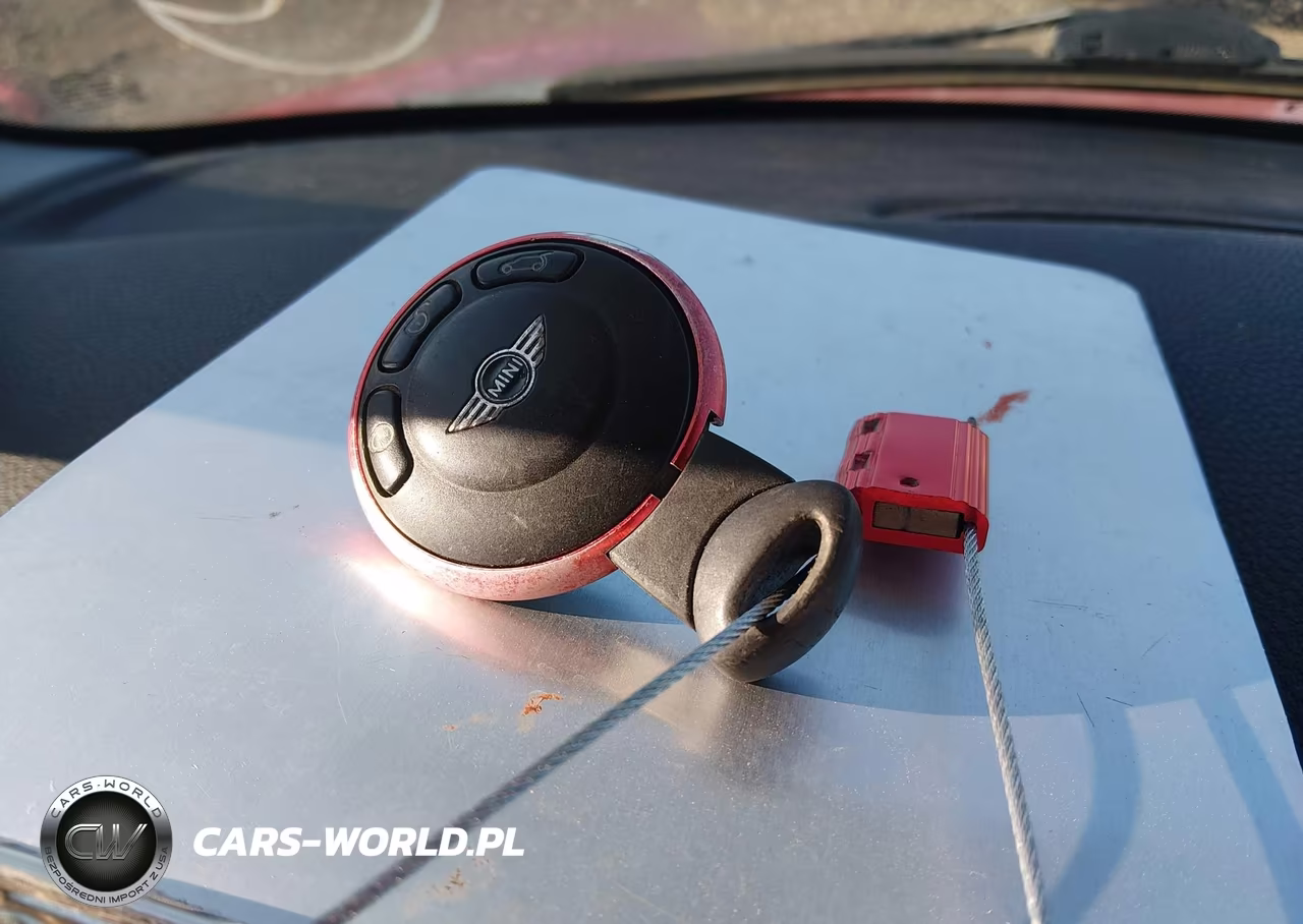 2009 Mini Cooper VIN:WMWMF335X9TW74593 - 11