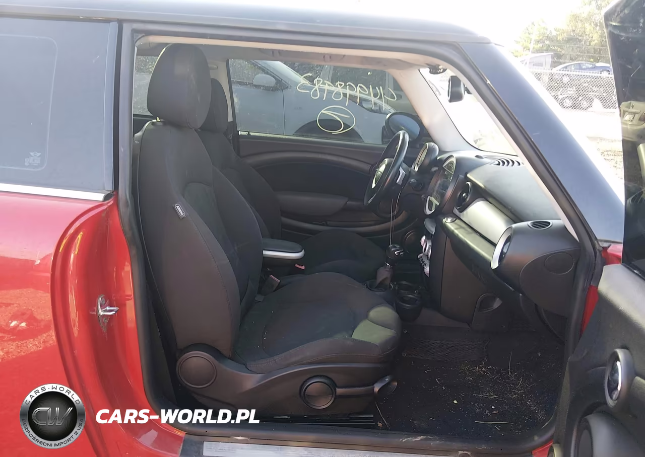 2009 Mini Cooper VIN:WMWMF335X9TW74593 - 5
