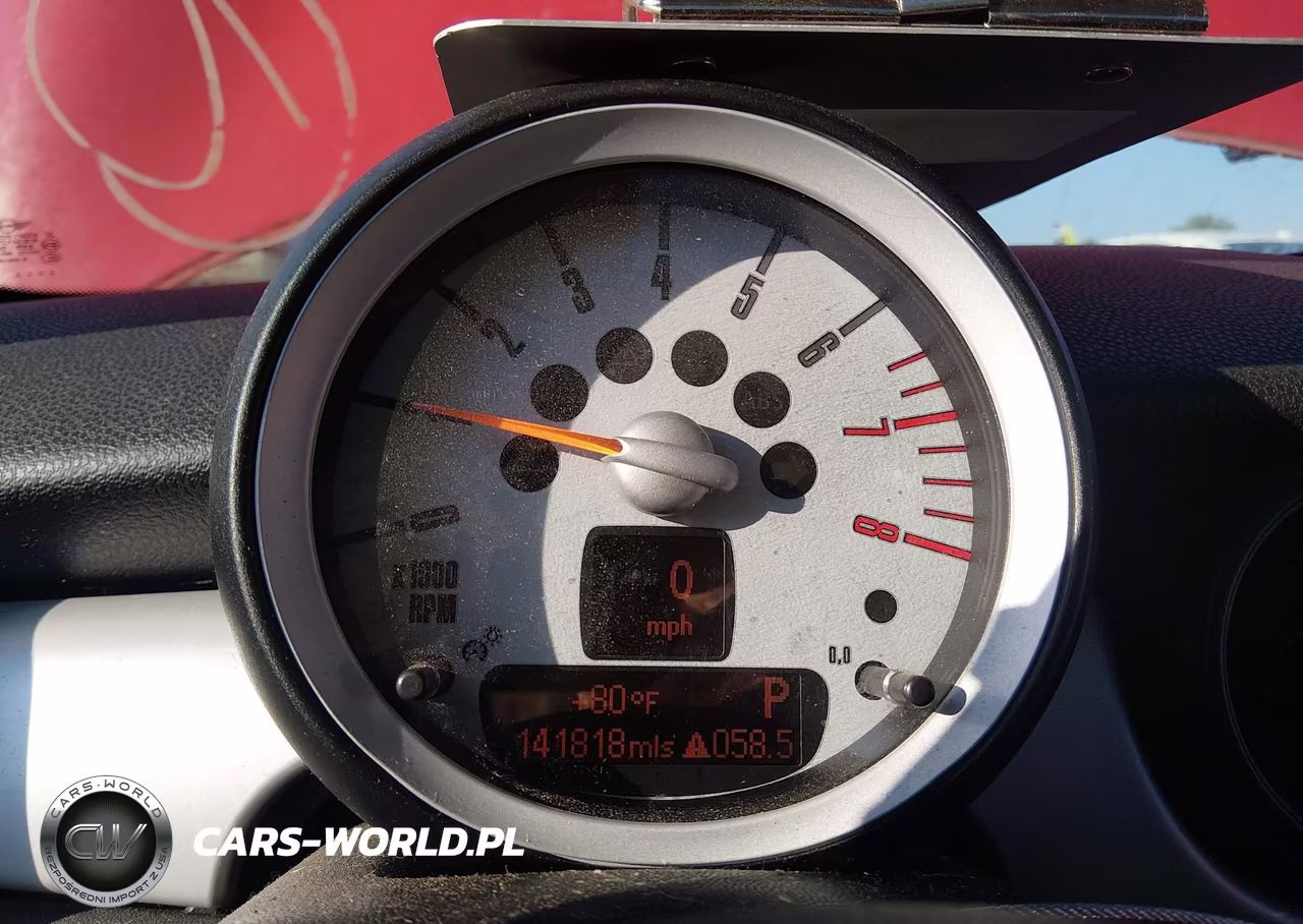 2009 Mini Cooper VIN:WMWMF335X9TW74593 - 7