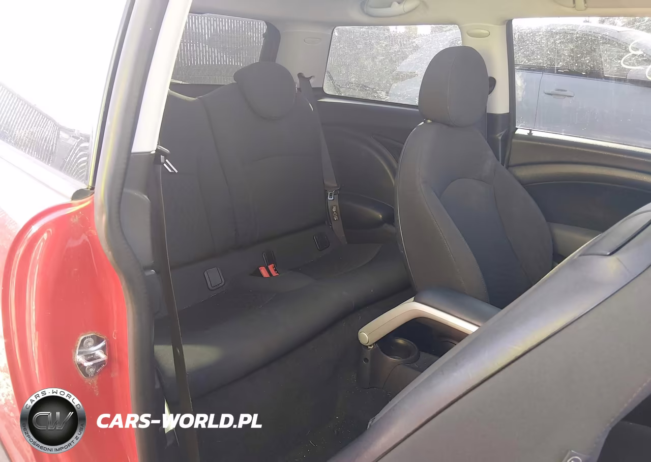 2009 Mini Cooper VIN:WMWMF335X9TW74593 - 8