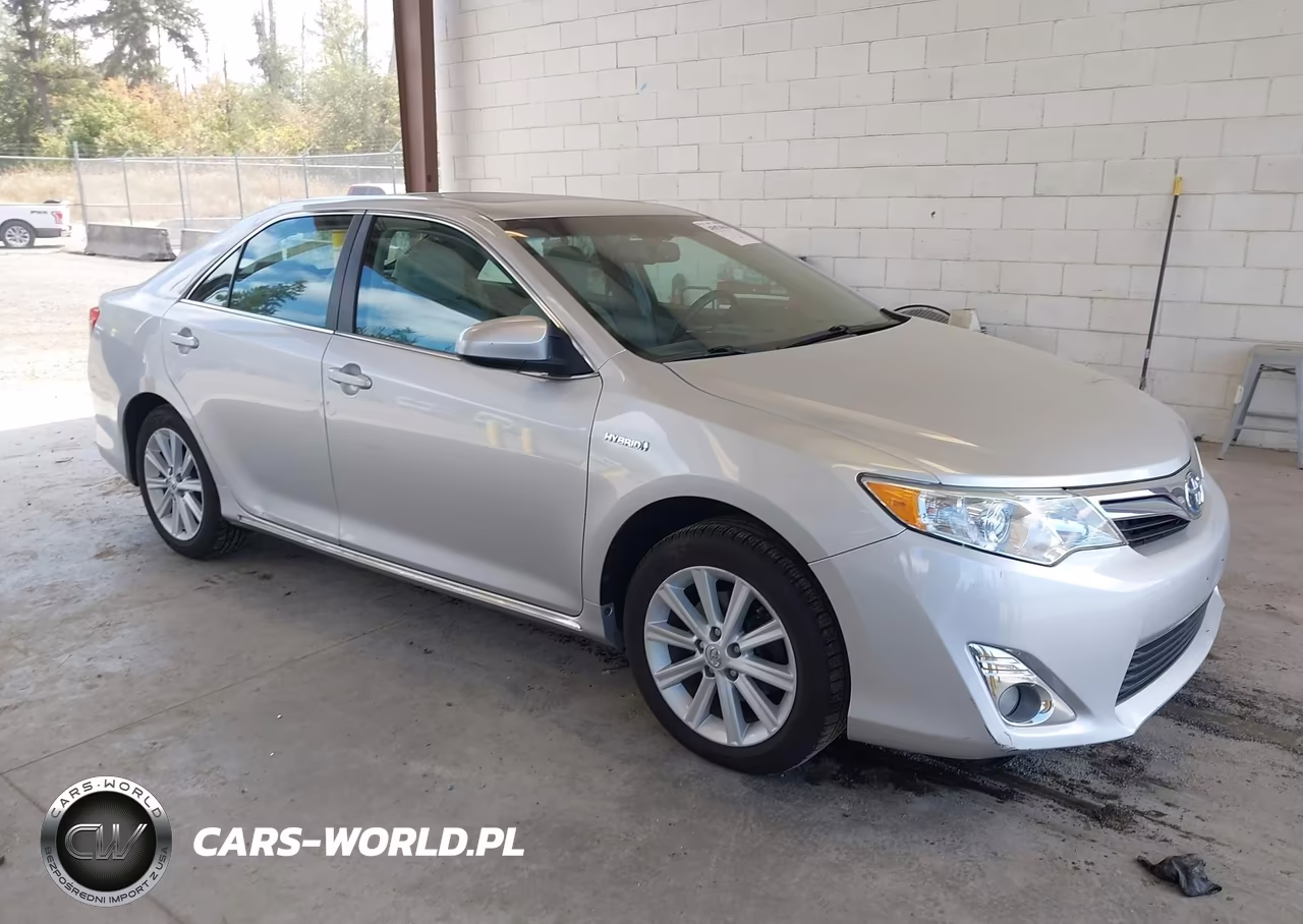 2014 Toyota Camry Hybrid Xle
