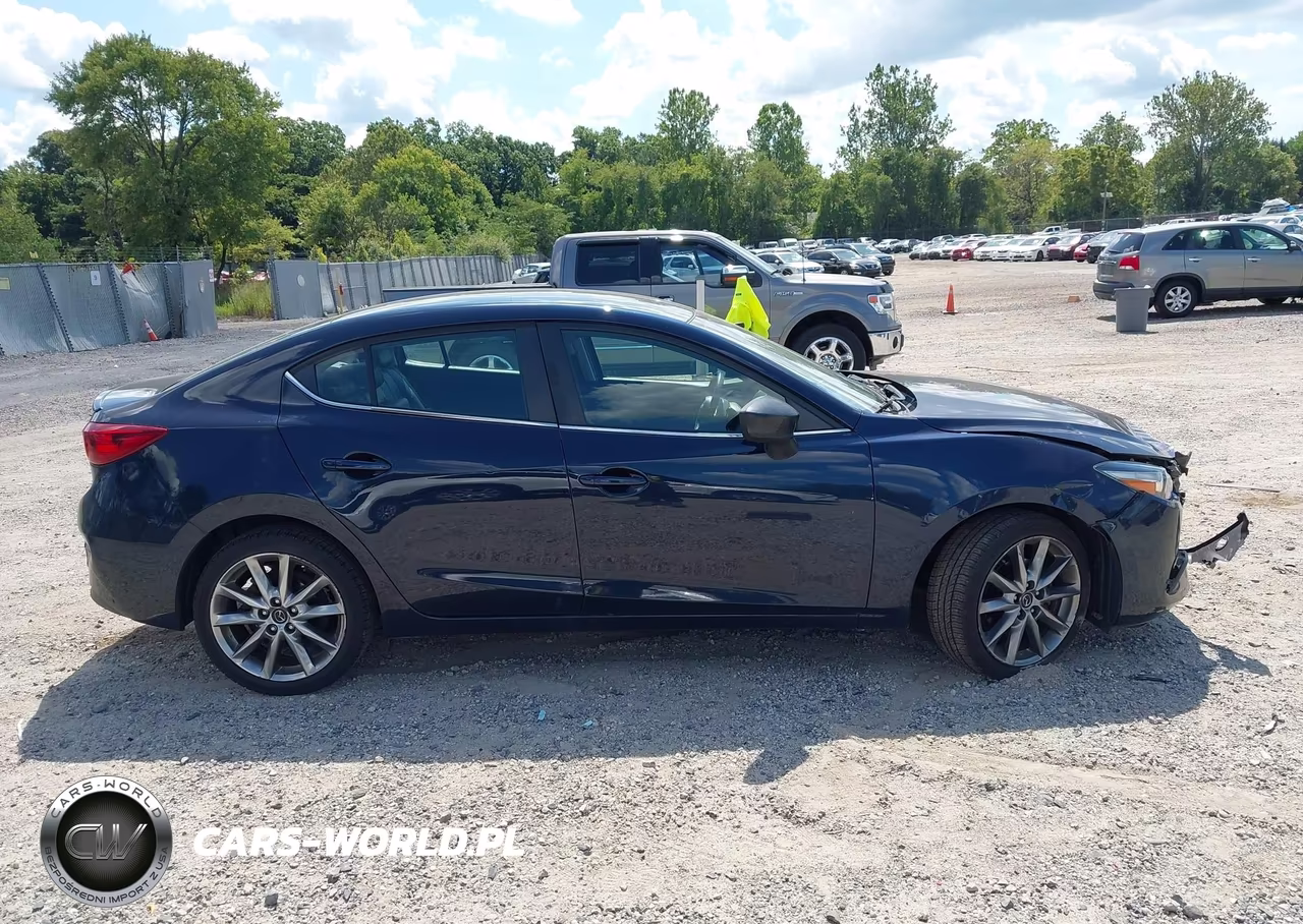 2018 Mazda Mazda3 Touring VIN:3MZBN1V34JM172773 - 13