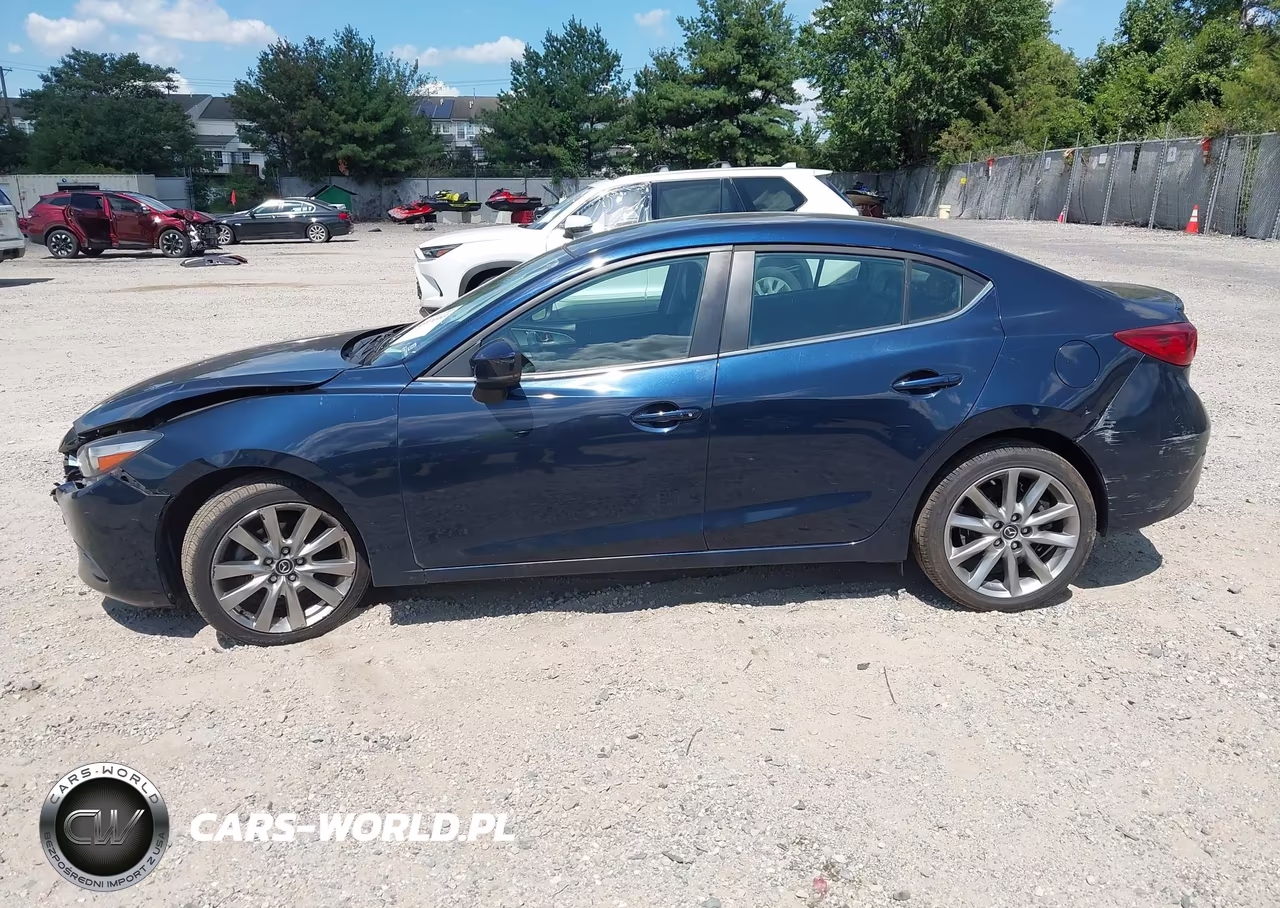 2018 Mazda Mazda3 Touring VIN:3MZBN1V34JM172773 - 14