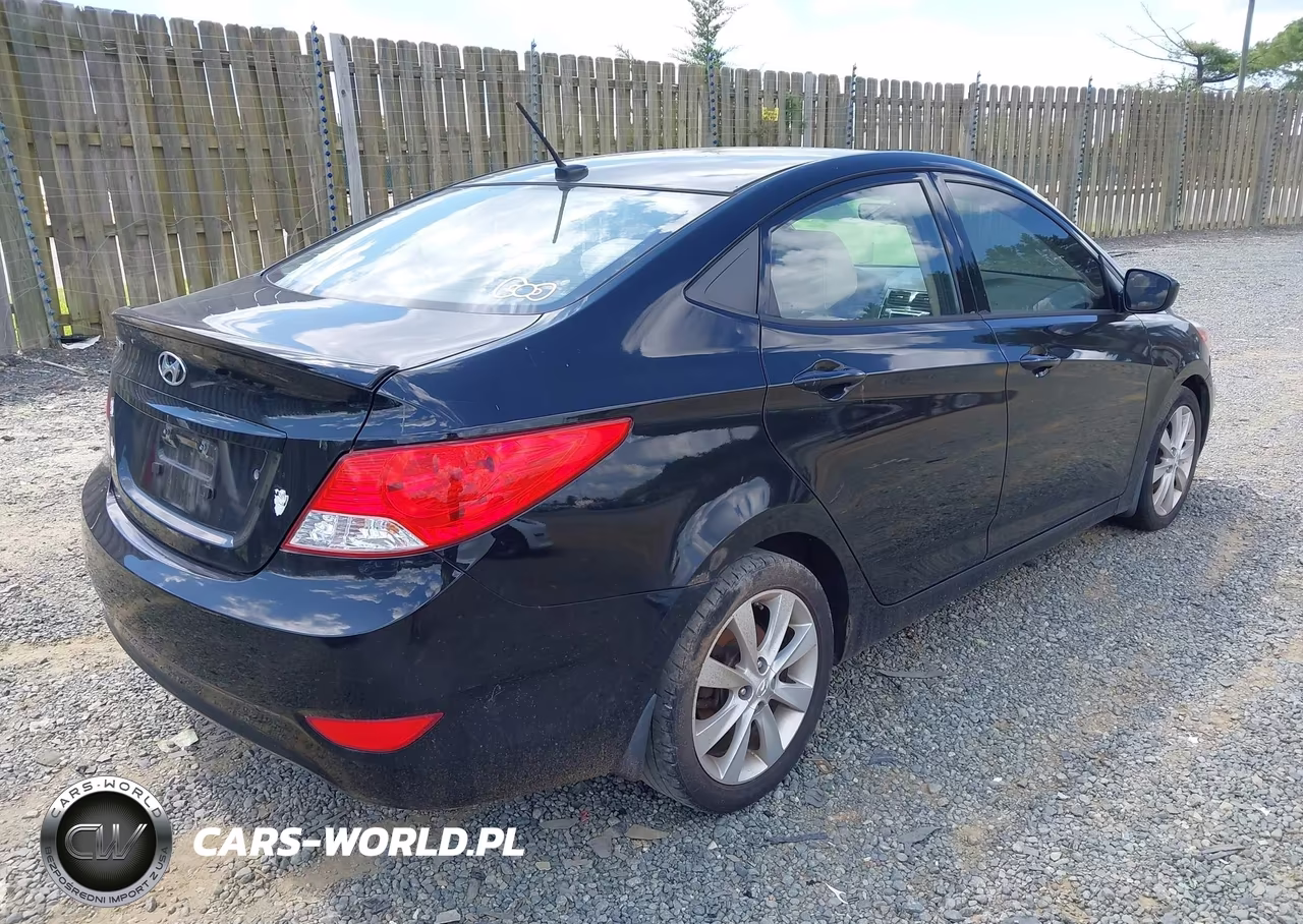 2014 Hyundai Accent Gls VIN:KMHCU4AE6EU762246 - 4