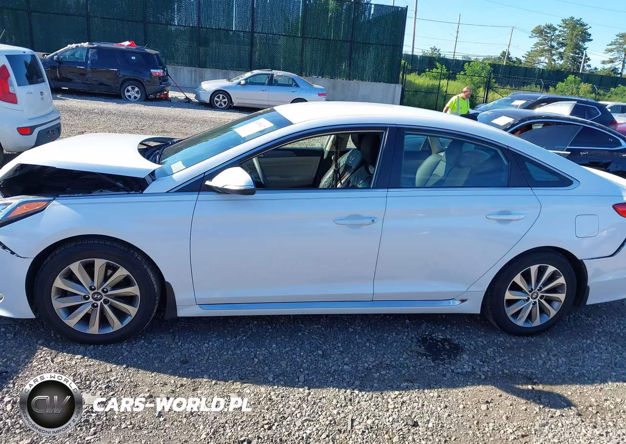 2016 Hyundai Sonata Sport VIN:5NPE34AF4GH287539 - 14