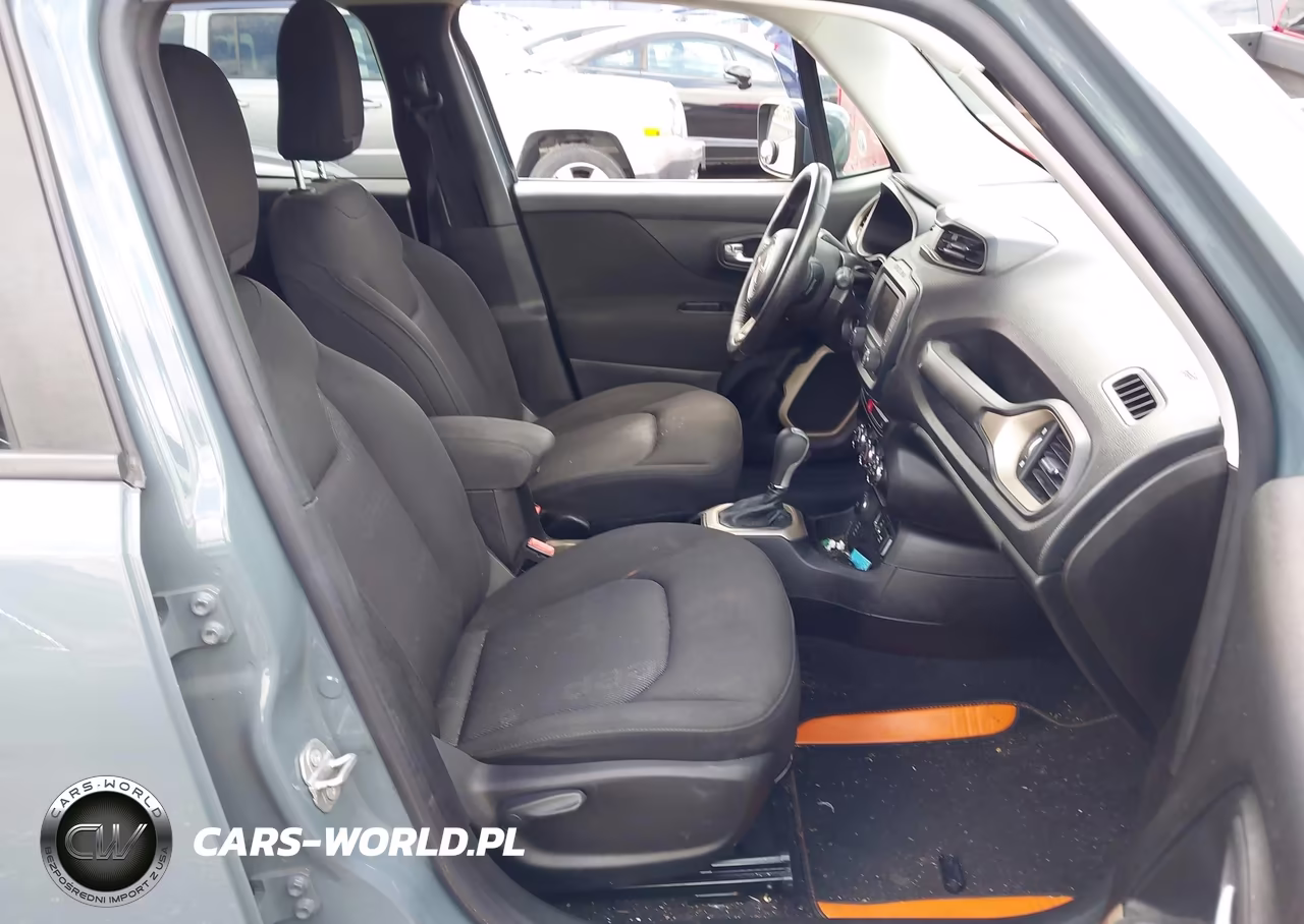 2017 Jeep Renegade Latitude 4X4 VIN:ZACCJBBB1HPF22338 - 5