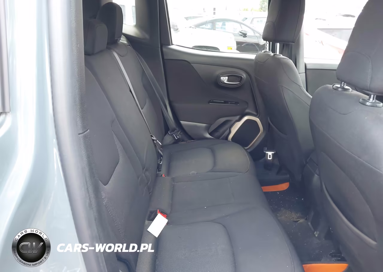 2017 Jeep Renegade Latitude 4X4 VIN:ZACCJBBB1HPF22338 - 8