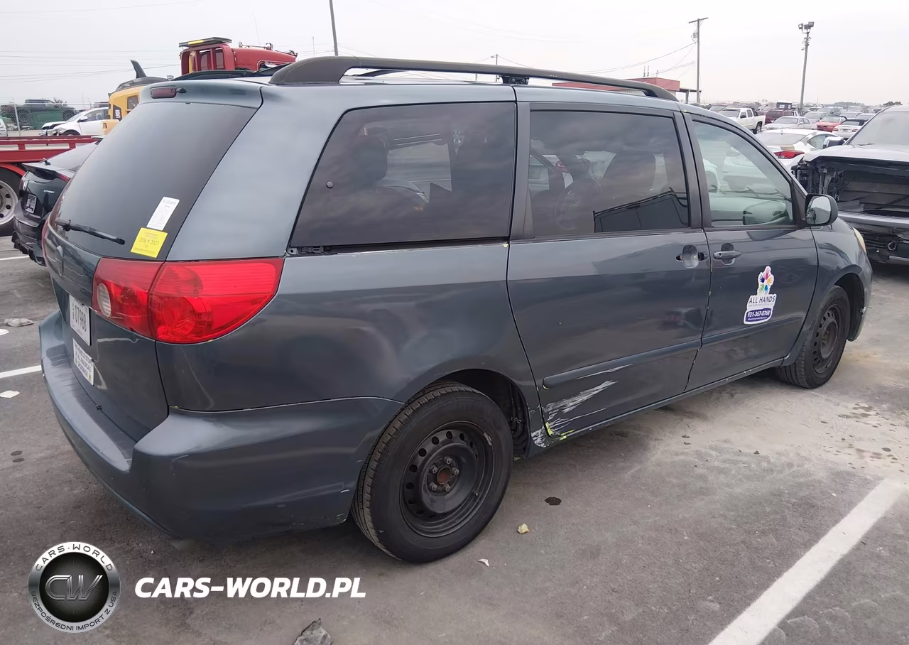 2010 Toyota Sienna Le VIN:5TDKK4CC4AS293609 - 4
