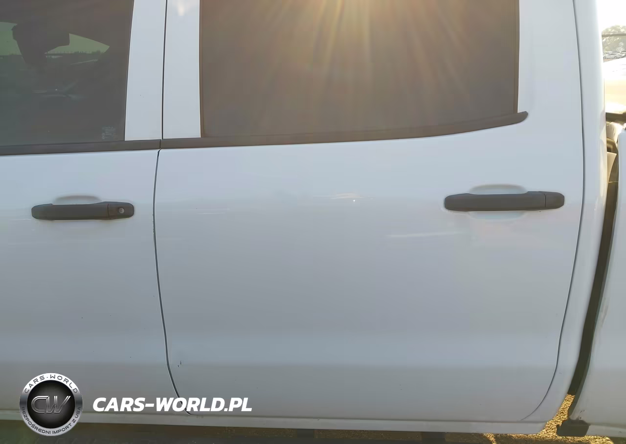 2018 Chevrolet Silverado 1500 Custom VIN:3GCPCPEC6JG139600 - 14