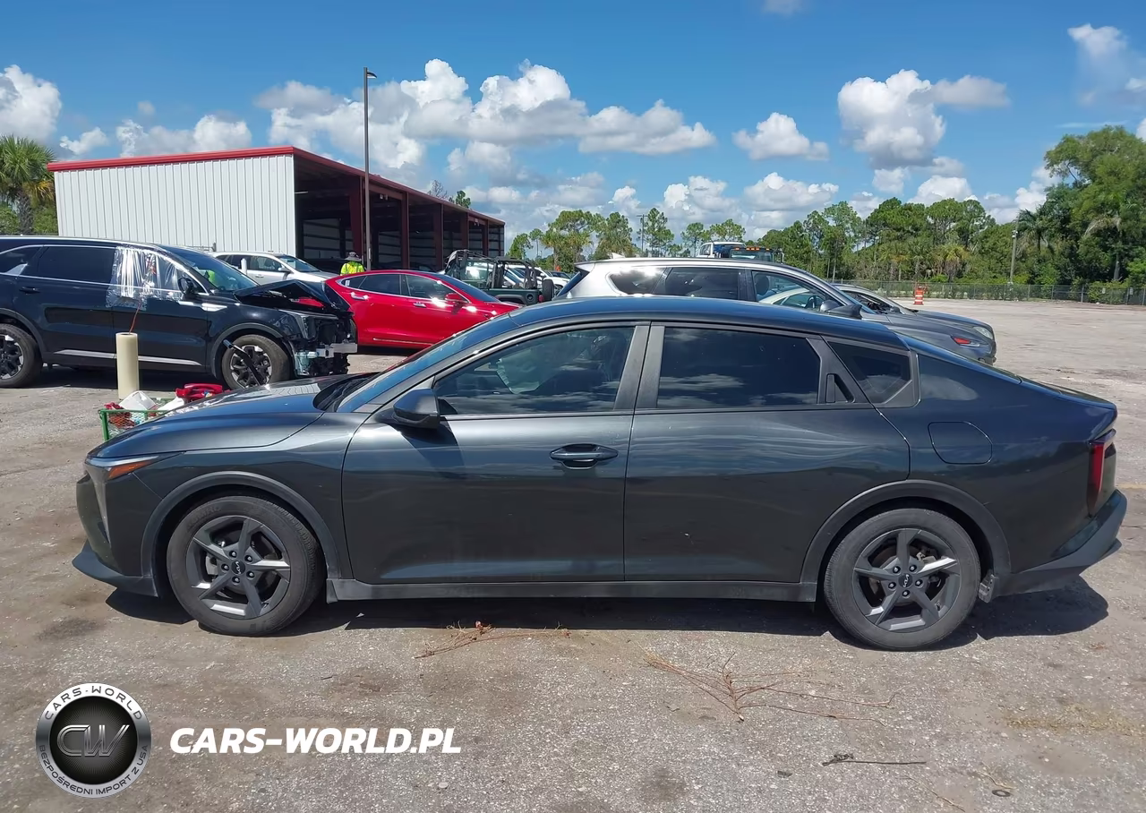 2025 Kia K4 Lxs VIN:3KPFT4DE8SE026970 - 14
