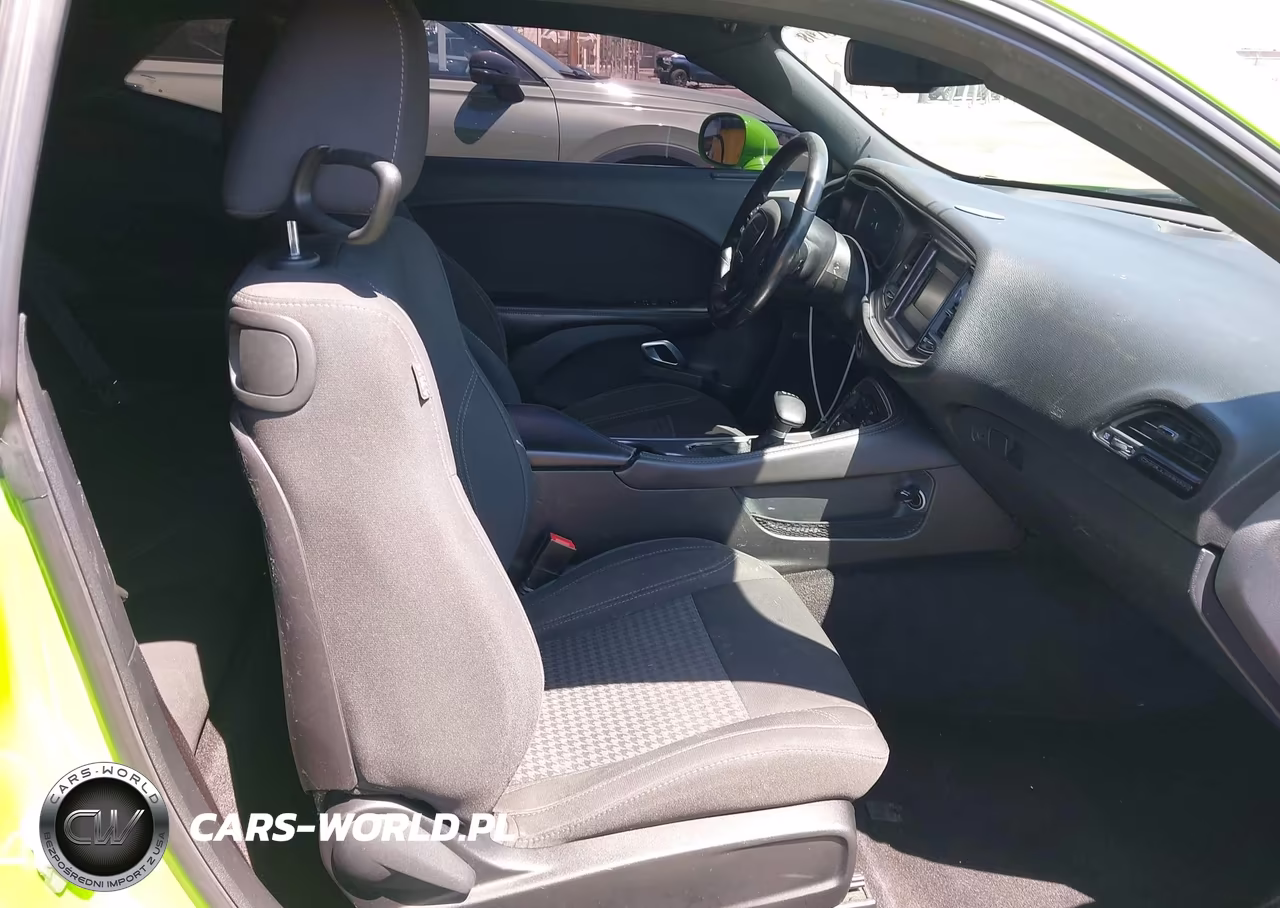 2017 Dodge Challenger Sxt VIN:2C3CDZAG6HH592646 - 5
