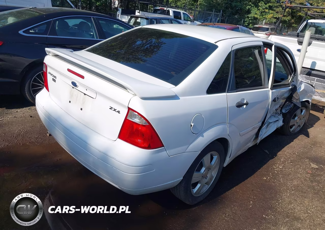 2006 Ford Focus Zx4 VIN:1FAFP34N56W106811 - 4
