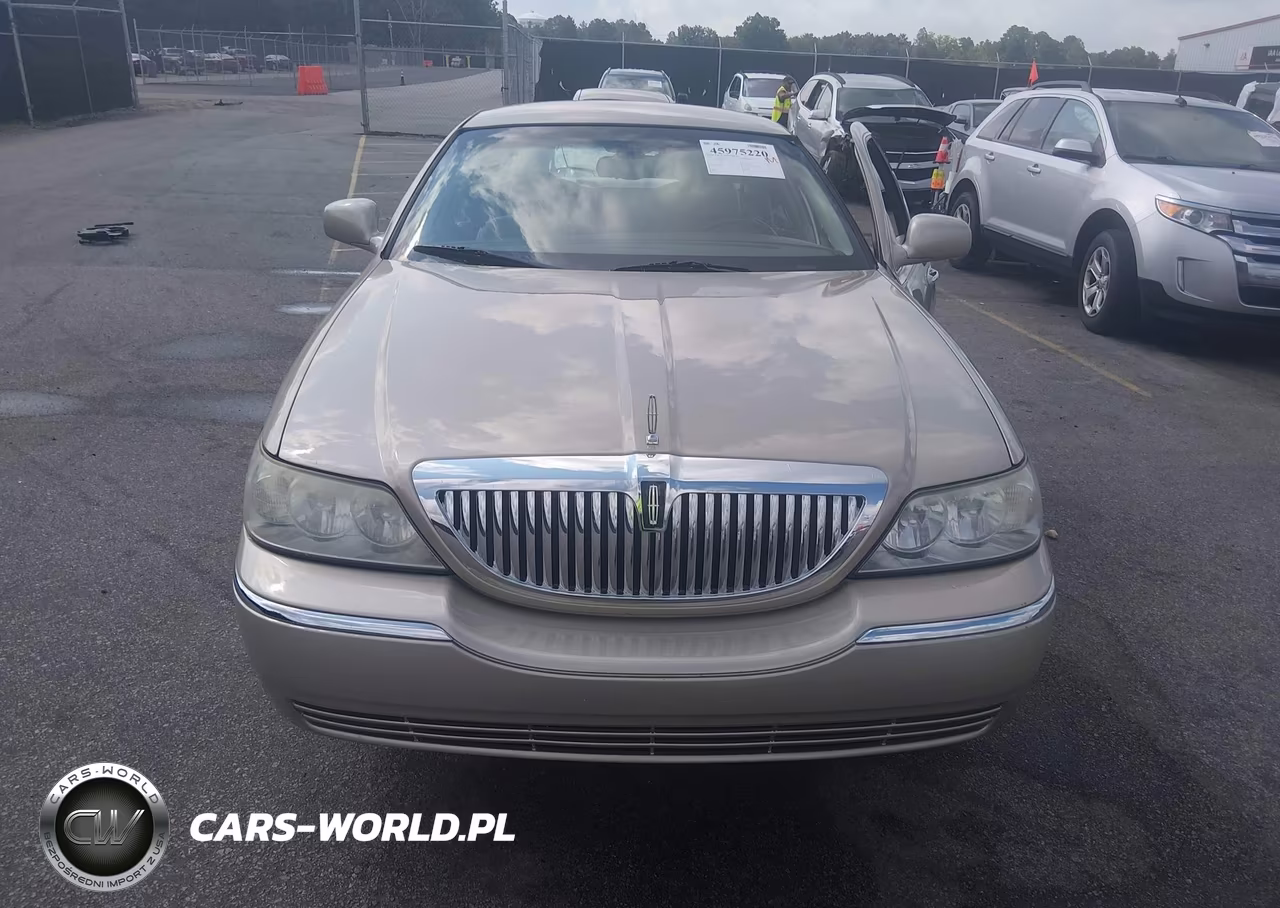 2005 Lincoln Town Car Signature VIN:1LNHM81W65Y654367 - 12