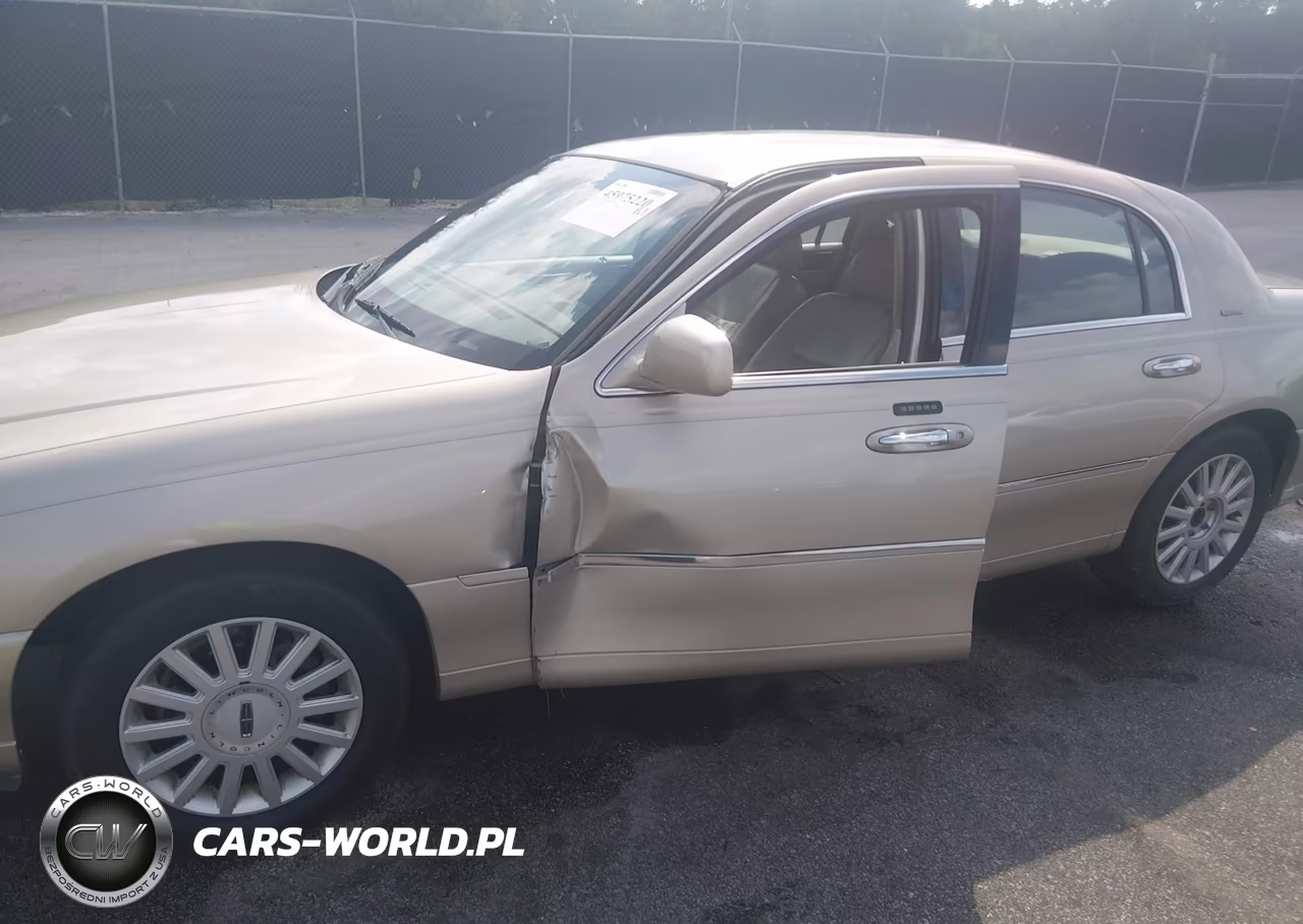 2005 Lincoln Town Car Signature VIN:1LNHM81W65Y654367 - 6