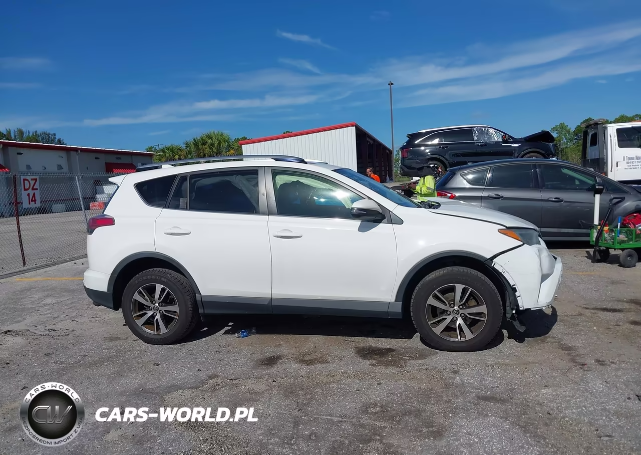 2018 Toyota Rav4 Xle VIN:JTMWFREV1JD132809 - 13