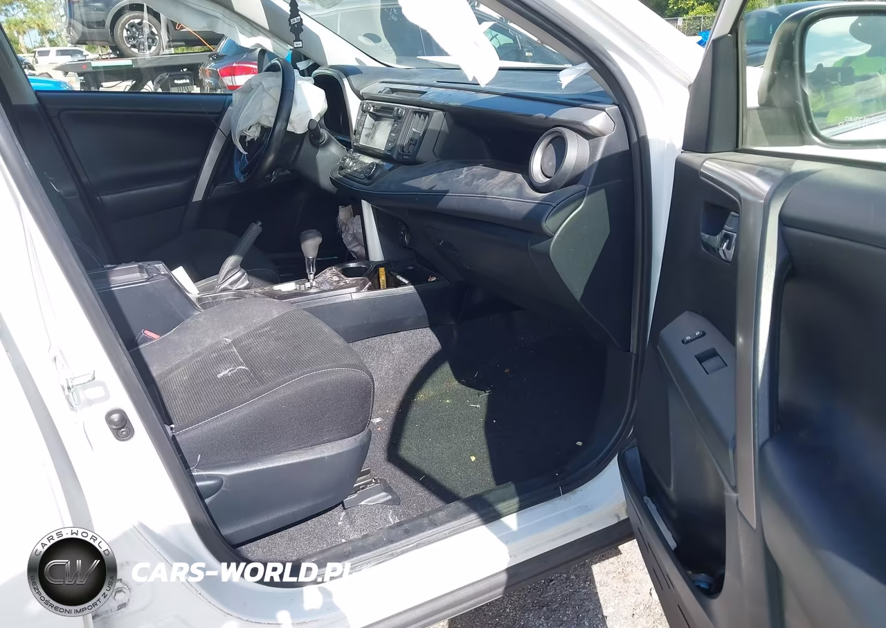 2018 Toyota Rav4 Xle VIN:JTMWFREV1JD132809 - 5