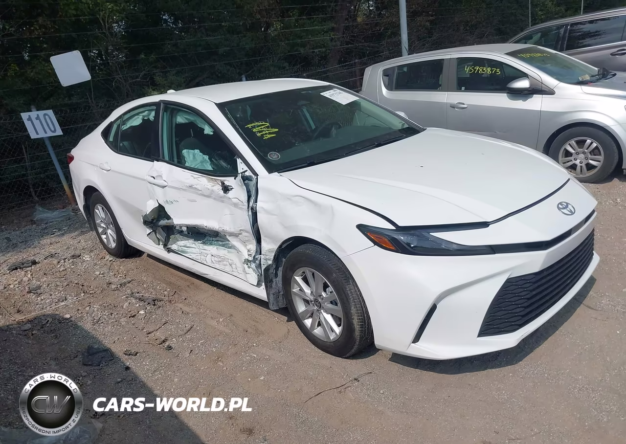 2025 Toyota Camry Le – zdjęcie 1 z 15