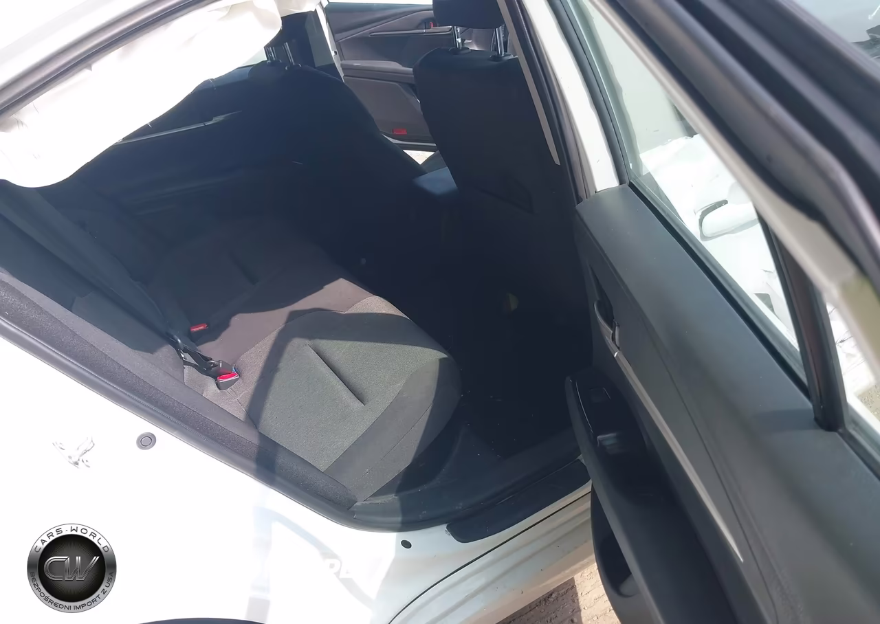2025 Toyota Camry Le VIN:4T1DBADKXSU515446 - 8