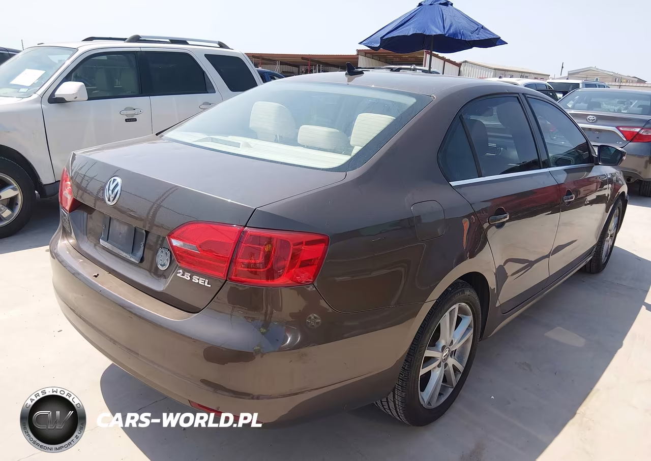 2011 Volkswagen Jetta 2.5L Sel VIN:3VWLX7AJ7BM364082 - 4