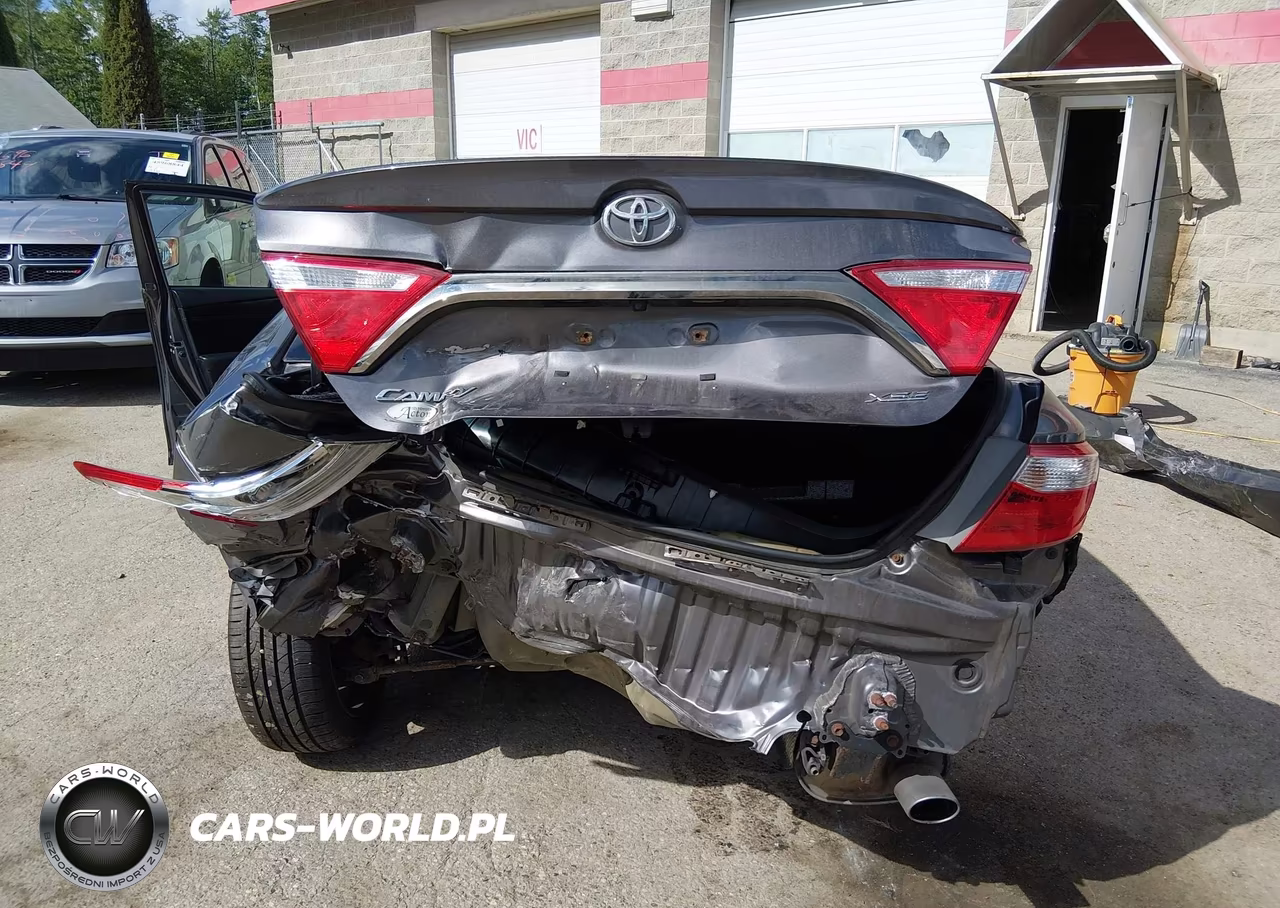 2015 Toyota Camry Xse VIN:4T1BF1FK0FU112817 - 6