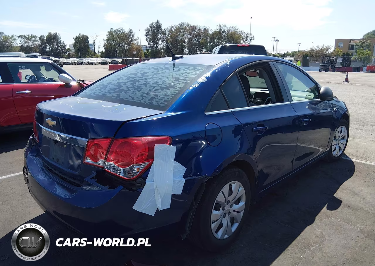 2012 Chevrolet Cruze Ls VIN:1G1PD5SH2C7356327 - 4