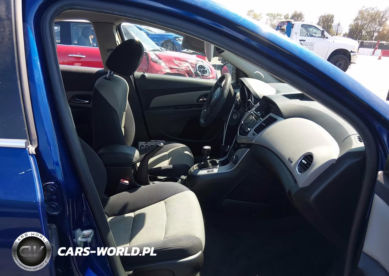 2012 Chevrolet Cruze Ls VIN:1G1PD5SH2C7356327 - 5