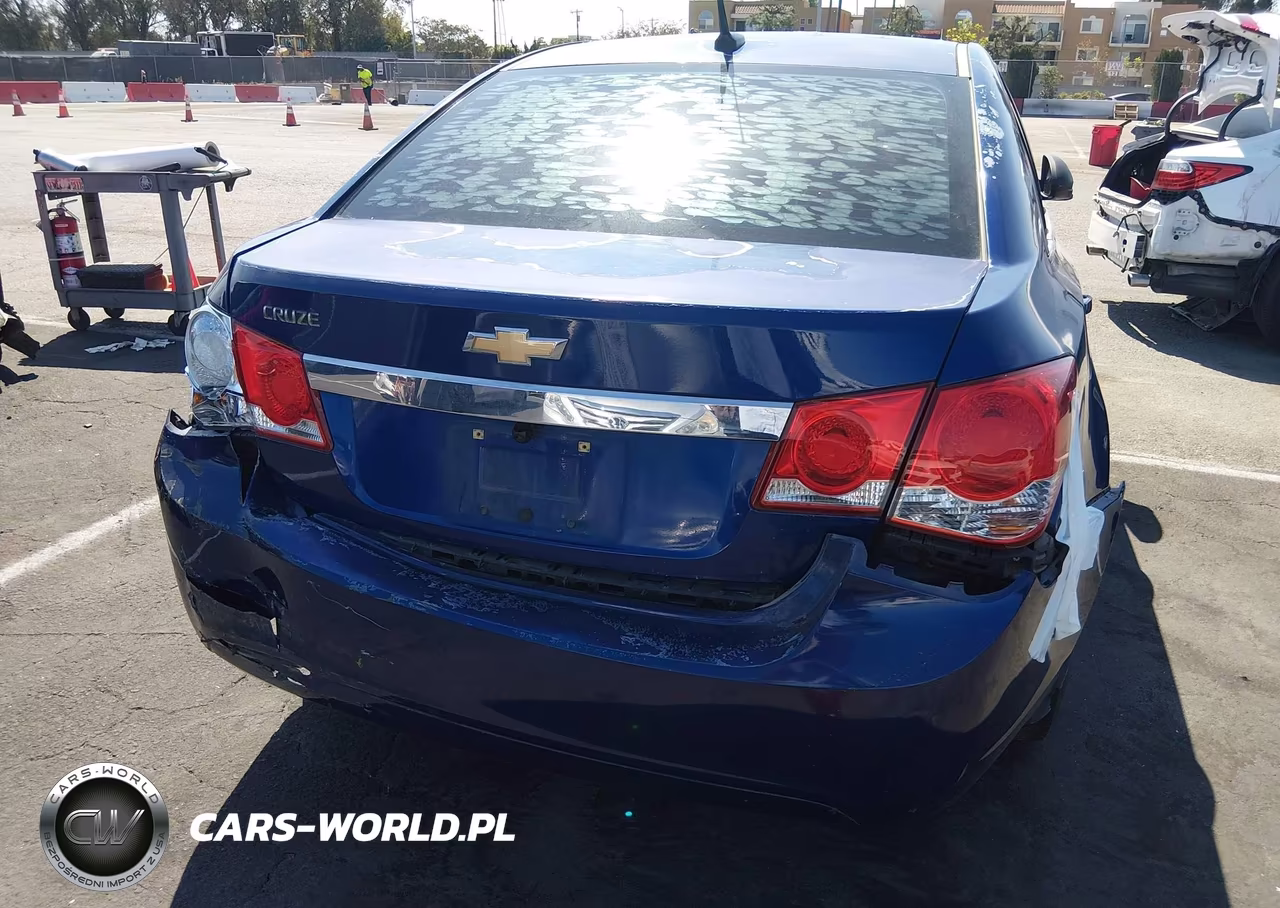 2012 Chevrolet Cruze Ls VIN:1G1PD5SH2C7356327 - 6