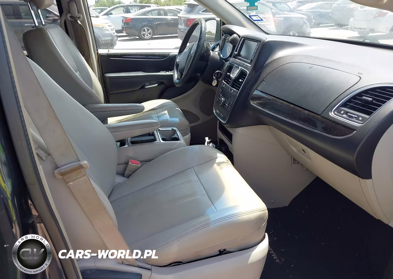 2013 Chrysler Town & Country Touring VIN:2C4RC1BG8DR594637 - 5