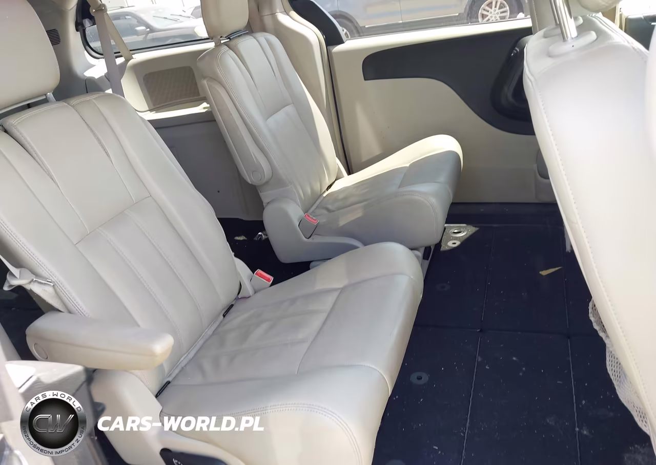 2013 Chrysler Town & Country Touring VIN:2C4RC1BG8DR594637 - 8