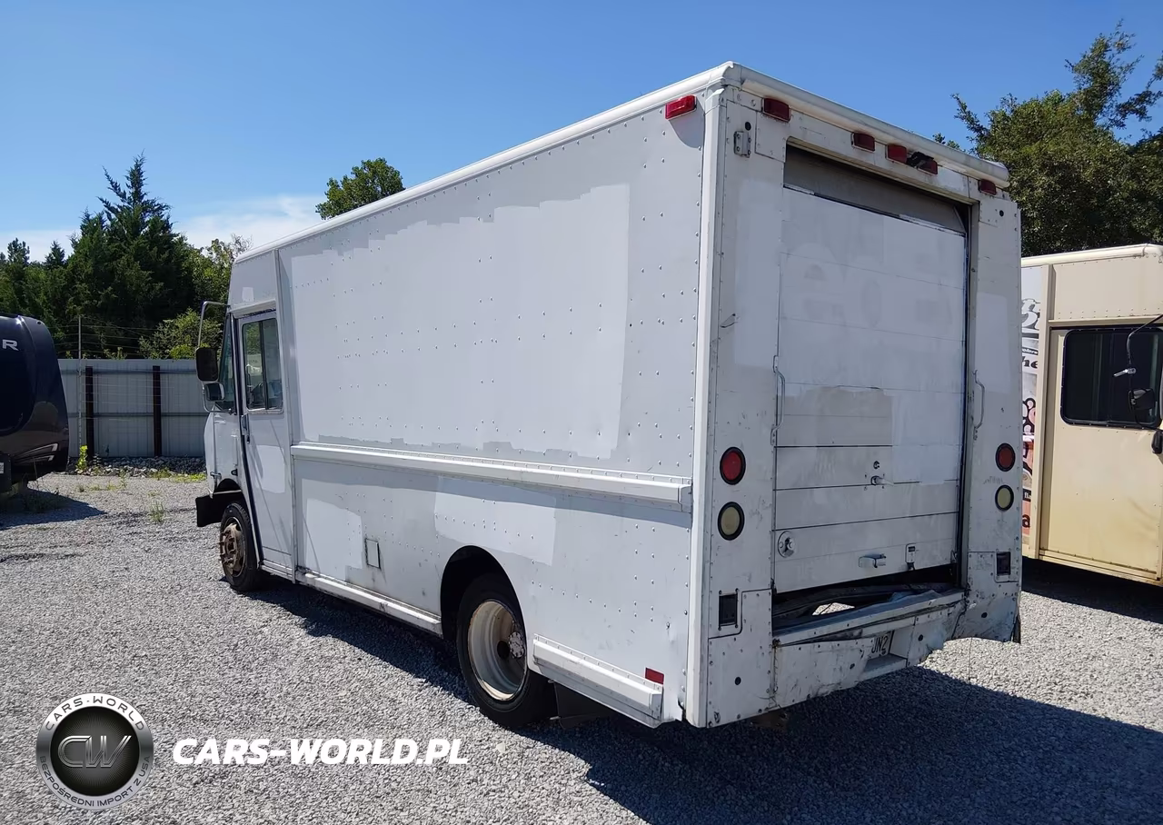 1999 Freightliner Chassis M Line Walk-In Van VIN:4UZA4FF45XCA61096 - 3