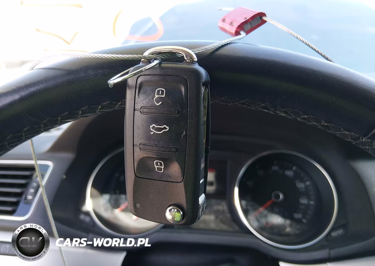 2019 Volkswagen Passat 2.0T Wolfsburg Edition VIN:1VWLA7A36KC000840 - 11